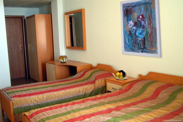 HOTEL OAZ (Kryemëdhej)